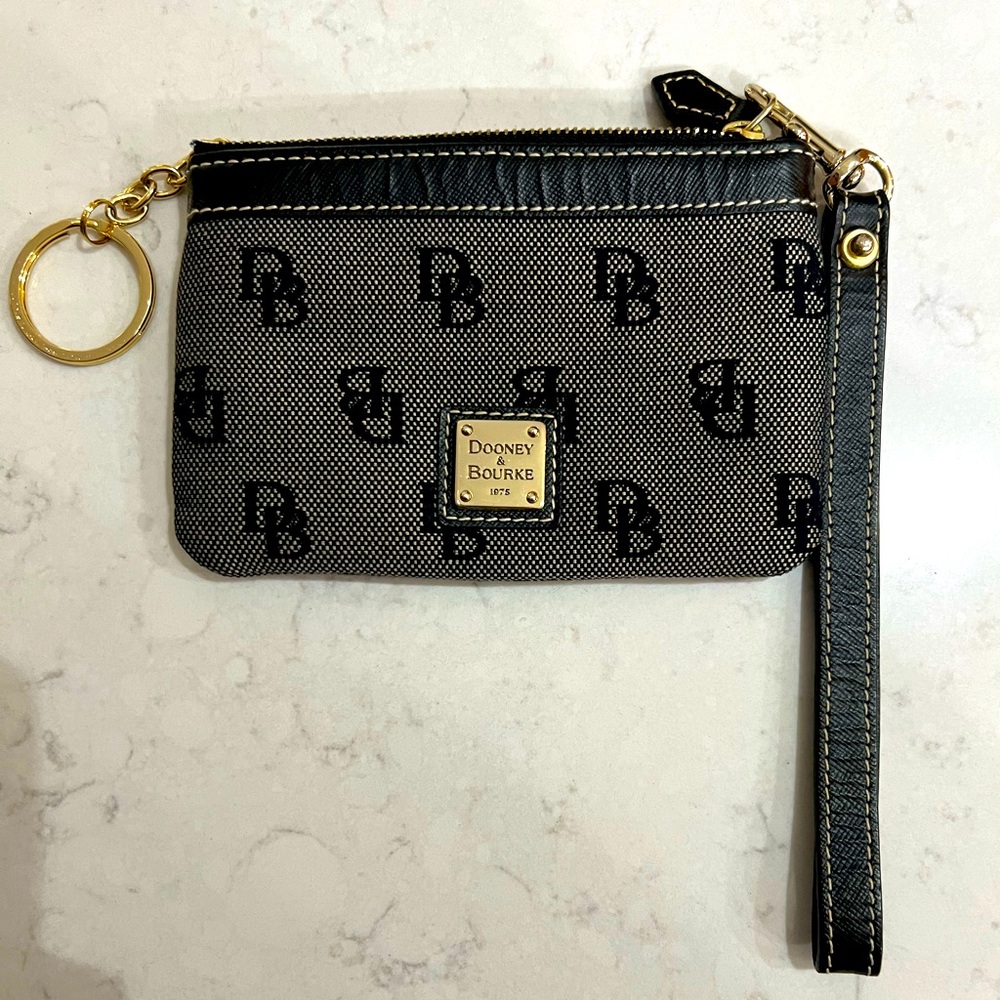 Dooney & Bourke coin purse, black.